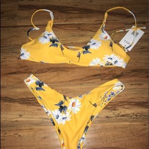bnwt high leg bikini🌼